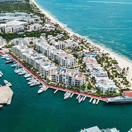 Beach Front Marina & Golf Luxe Condo Playa Mujeres-2