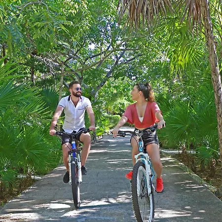 Beach Front Marina & Golf Luxe Condo Playa Mujeres-3