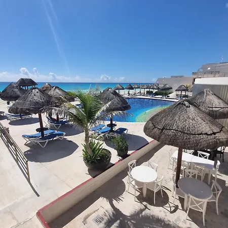 Villa Frente Al Mar A Pasos De La Isla Cancun-3