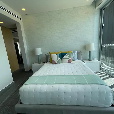 Marina View Puerto Cancún: Spacious 5-Person Apartment-3