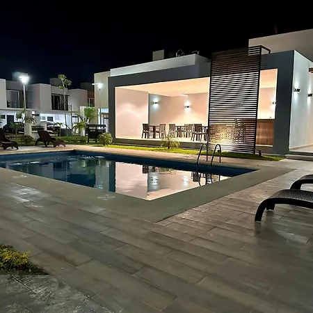 3Br Modern House With Pool, Bbq & Great Location!-3