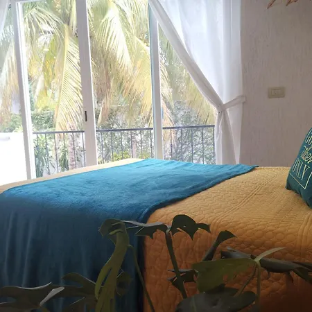 Beautiful & Cozy Near Beach Apartment Pool & Kingsize Bed-2