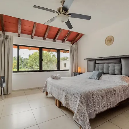 Chic Lagoon Front Villa By Casa Paraiso-2