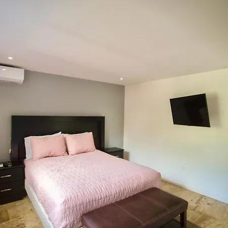 Loft With Pool - A Few Steps From The Beach!-2