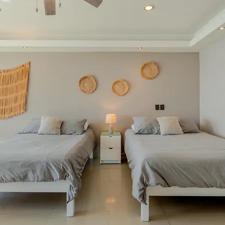 *Turquoise Escape- Beachfront Studio By Casa Paraiso*-2