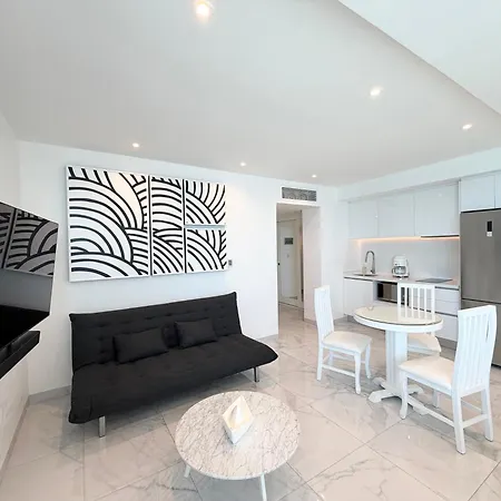 Beachfront Suite Deluxe -Best Ocean View, Resort With Beach, Gym And Spa-3