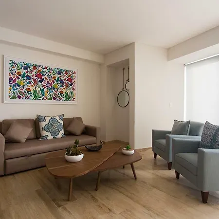 Pool, Spa & Jacuzzi- 3 Bedrooms- Close To Airport!-3