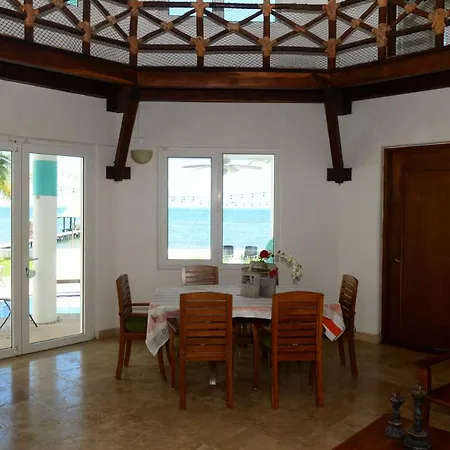 Bella Casa Privada Junto Al Mar Caribe-3