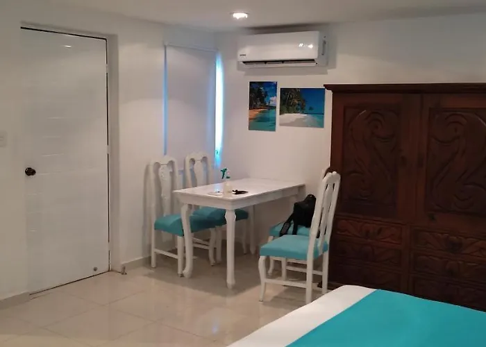 Cancun Caribbean Turquoise With Access To The Beach