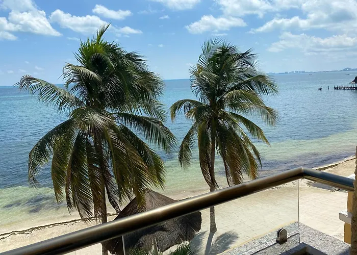Sunset Beach Front Apartment Cancún