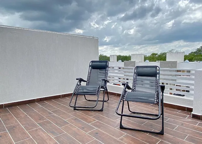 Casa Nueva Con 3 Habitaciones Y 3 Pisos Y Terraza Cancún