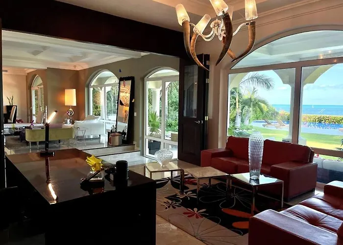 Villa Solmar - Luxury Beachfront Villa Cancún