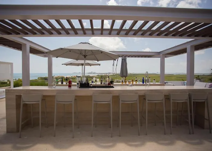 Luxury 3 Bedroom Condo Rooftop Pool, Near The Beach Cancún