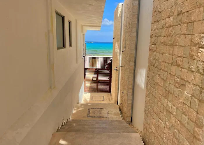 Beachfront Residence With Pool & Stunning Views Cancún