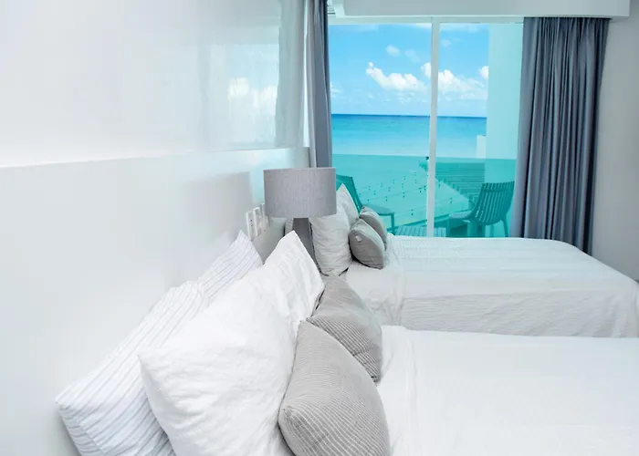Exclusive Studio On The Beach, Minimalist, Gym, Pool, Jacuzzi, Balcony Cancún aceita animais de estimação