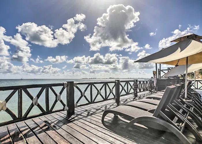 Private Balcony W/ Views: Oceanfront Cancun Condo!